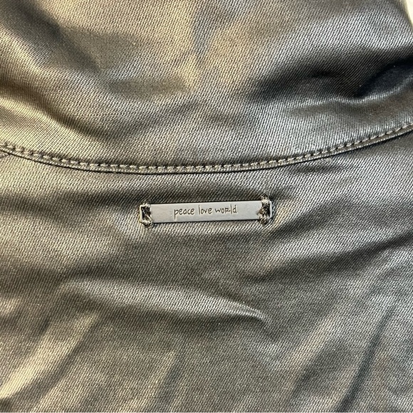 Peace Love World Jacket - Picture 4 of 11